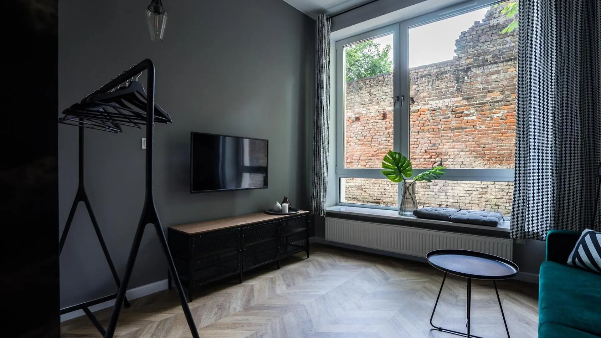 Central Warsaw Apartment - Great Location- Praga&Zabkowska
